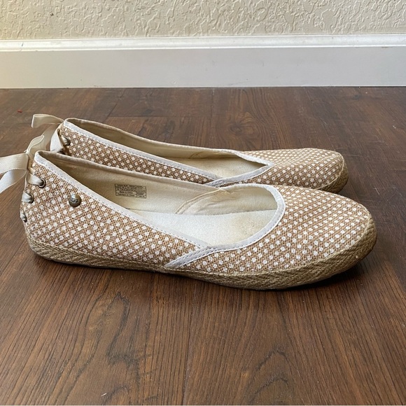 UGG Indah Beige and White Burlap Brooks Preppy Academia Flat SZ 11 - Picture 1 of 11
